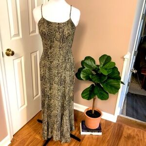 Flattering Vintage Maxi Dress